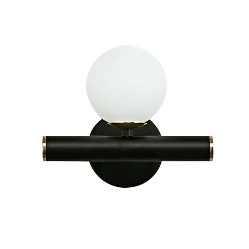 Enkel vegglampe i glass i hjemmet